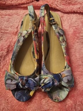 Chinese Laundry Floral Slingback Peep-Toe Wedges Sz9.5
